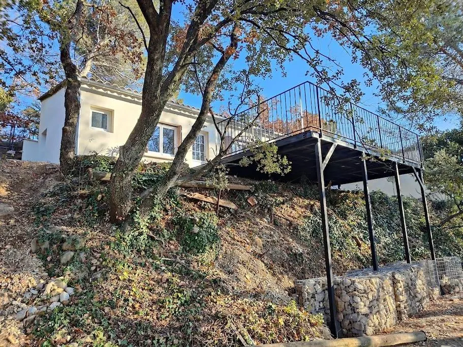 Hébergement de vacances maison dans un écrin de chênes provençale Saint-Maurice-sur-Eygues
